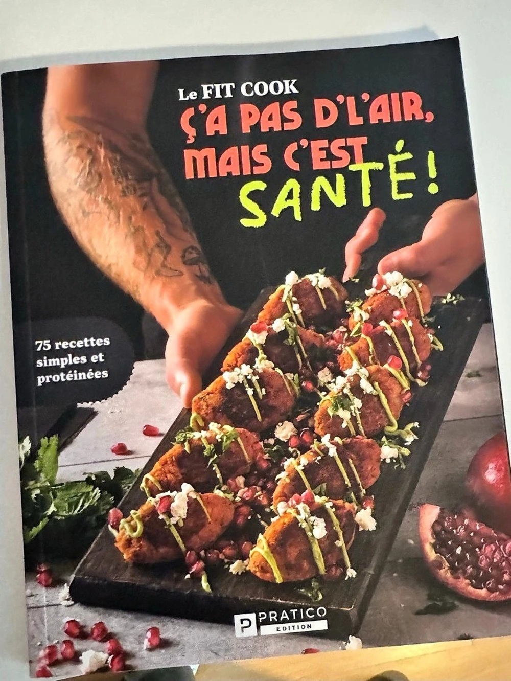 Pratico Édition Ça passe pas d'l'air, mais c'est santé! Cookbook Like New